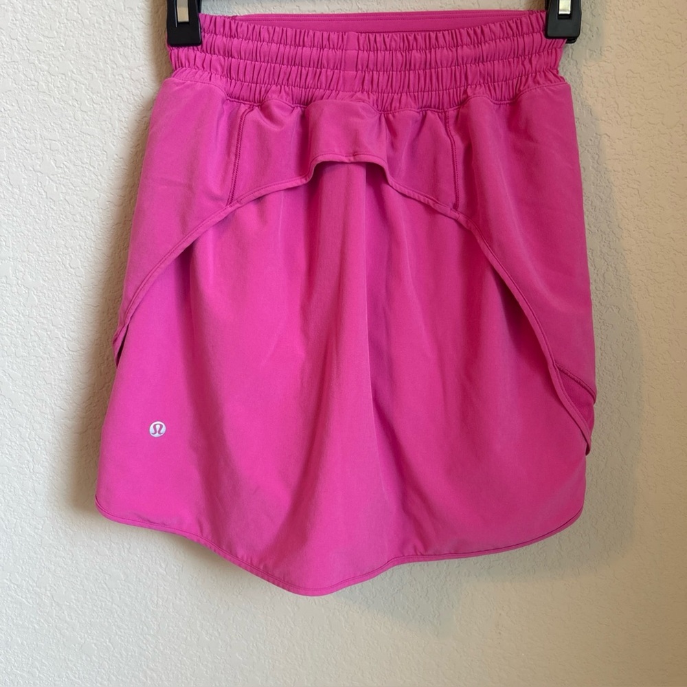 Lululemon Women's Hotty-Hot High Rise Skirt Long Sz 2